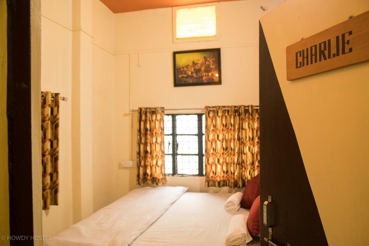 On The Ghat By Howdy Hostels Varanasi Exterior foto